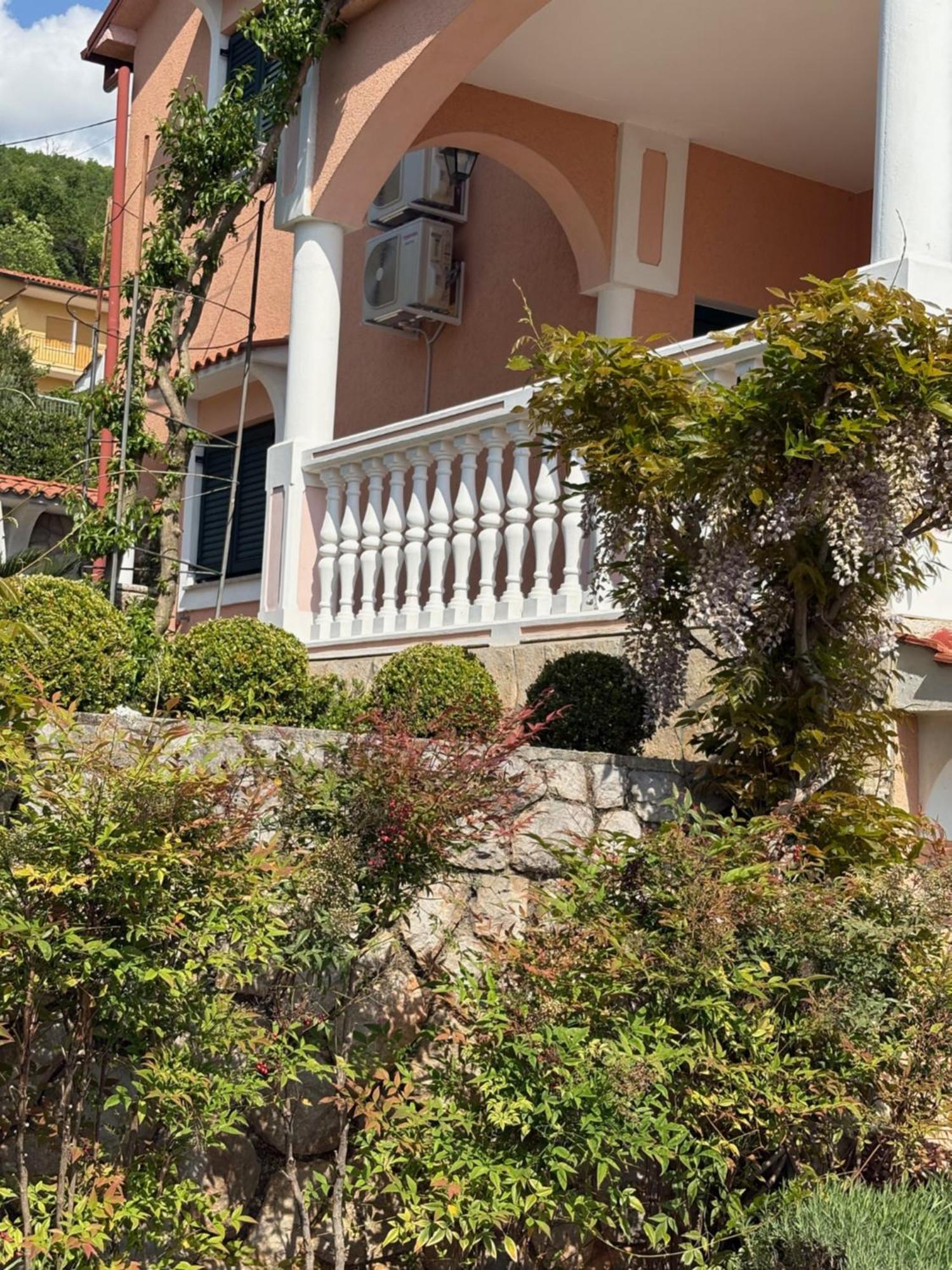 Bed And Breakfast Villa Iris Mošćenička Draga Kültér fotó