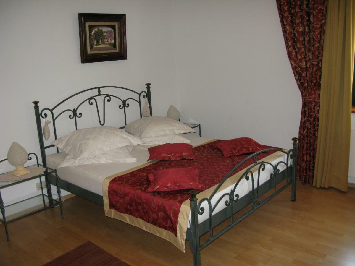 Bed And Breakfast Villa Iris Mošćenička Draga Kültér fotó